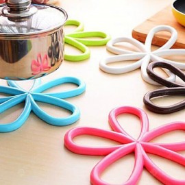 Plum Blossom Pattern Heat-insulated Pad