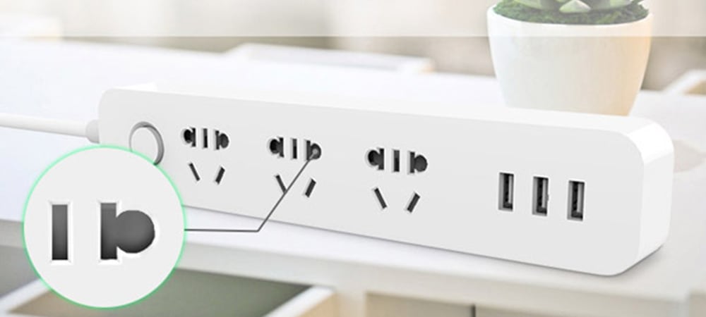 TOCHIC 3 Usb Charging Hub Mini Power Strip with 3 Sockets Standard Plug- White TOCHIC 3 Usb Charging Hub Mini Power Strip with 3 Sockets Standard Plug- White