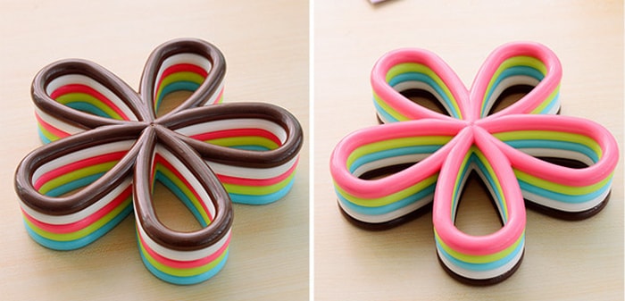 Plum Blossom Pattern PVC Heat-insulated Cup Cover Pad Table Surface Protector- Random Color