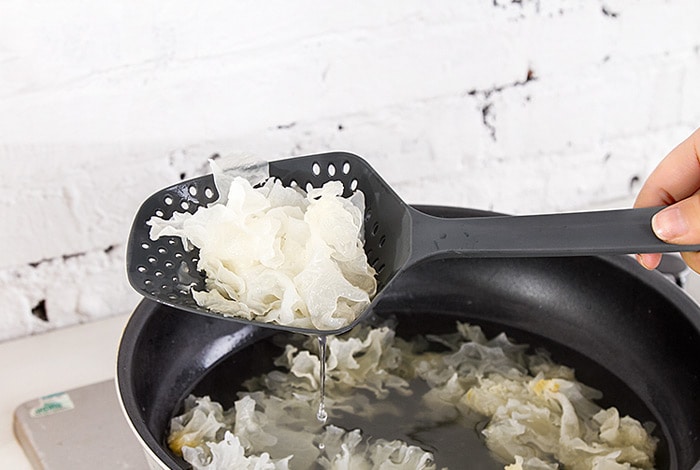 Nylon Scoop Shaped Strainer Portable Spoon Colander  Multipurpose Kitchen Utensil- Black